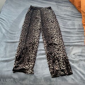 Velvet cheetah print pants